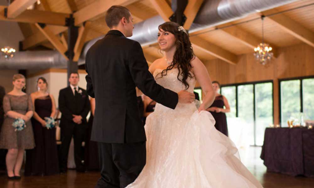 romantic vintage wedding, Hershey, wedding dance