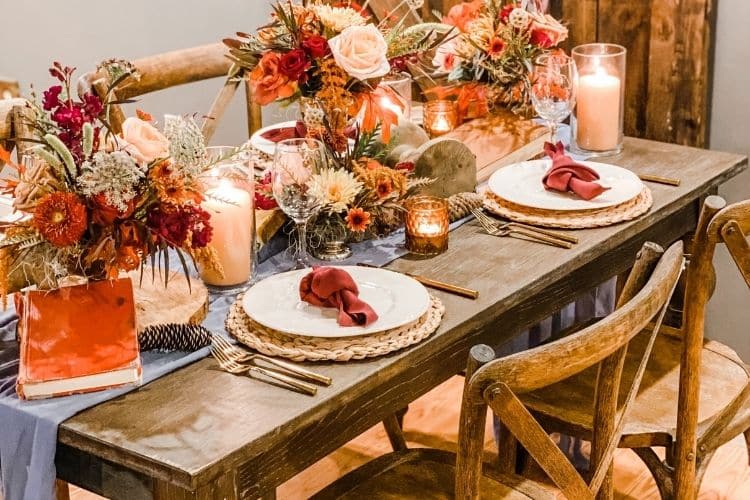 6 Easy Steps to Create the Perfect Thanksgiving Table Design, floral designs and Thanksgiving table decorations 