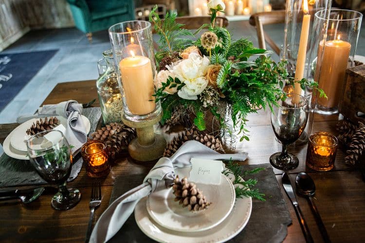 holiday table decor